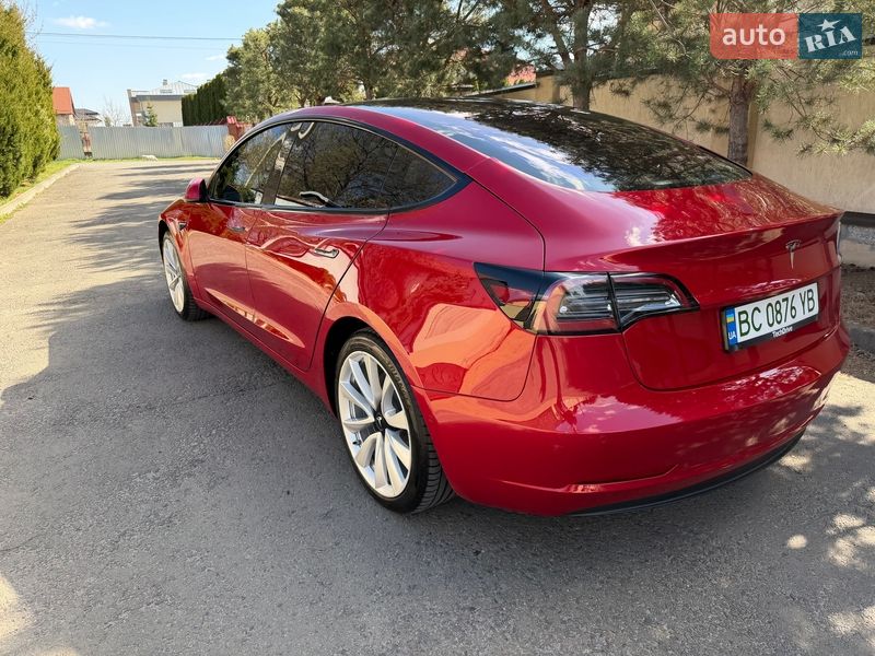 Седан Tesla Model 3 2018 в Львове