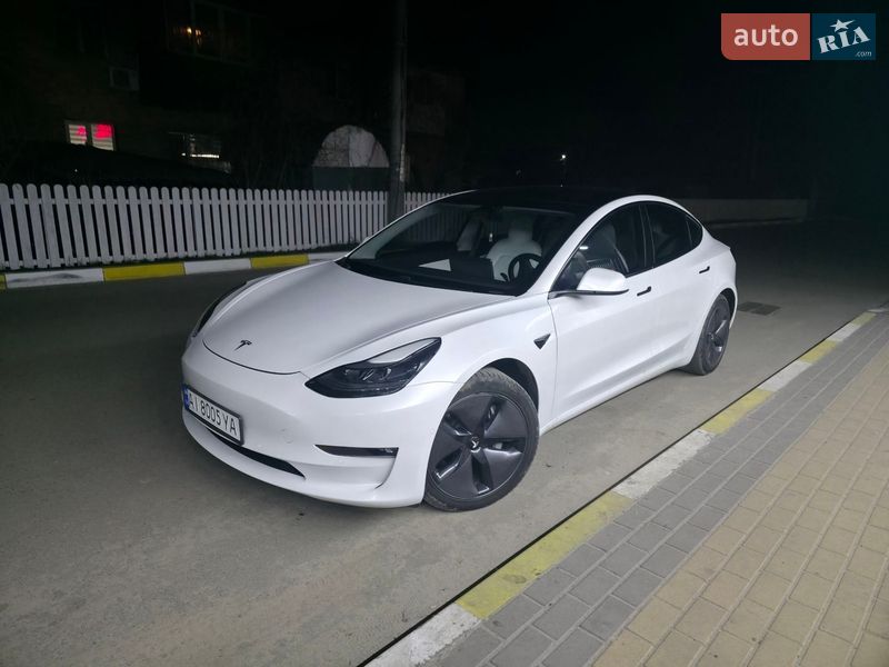 Седан Tesla Model 3 2020 в Києві