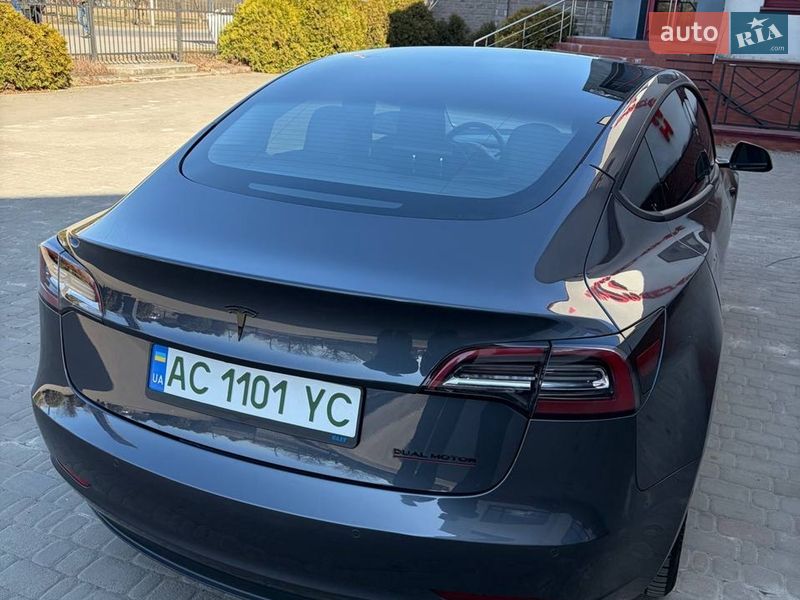 Седан Tesla Model 3 2022 в Луцьку