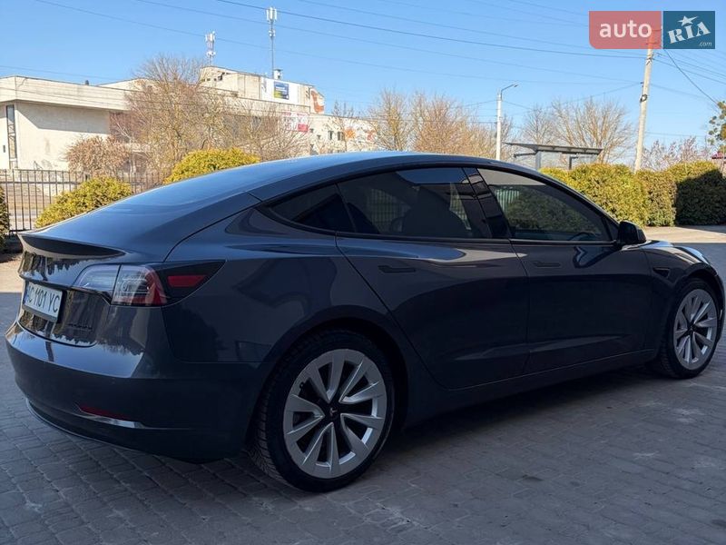 Седан Tesla Model 3 2022 в Луцьку