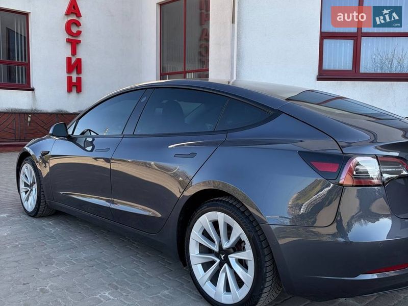 Седан Tesla Model 3 2022 в Луцьку