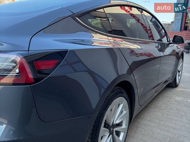 Седан Tesla Model 3 2022 в Луцьку