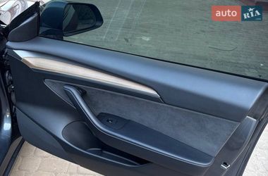 Седан Tesla Model 3 2022 в Луцьку