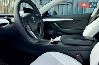 Седан Tesla Model 3 2022 в Киеве