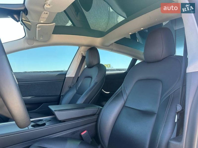 Седан Tesla Model 3 2021 в Одесі