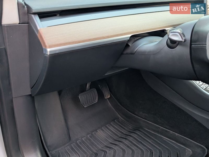 Седан Tesla Model 3 2019 в Киеве фото 51 Седан Tesla Model 3 2019 в Киеве