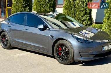 Седан Tesla Model 3 2023 в Дніпрі