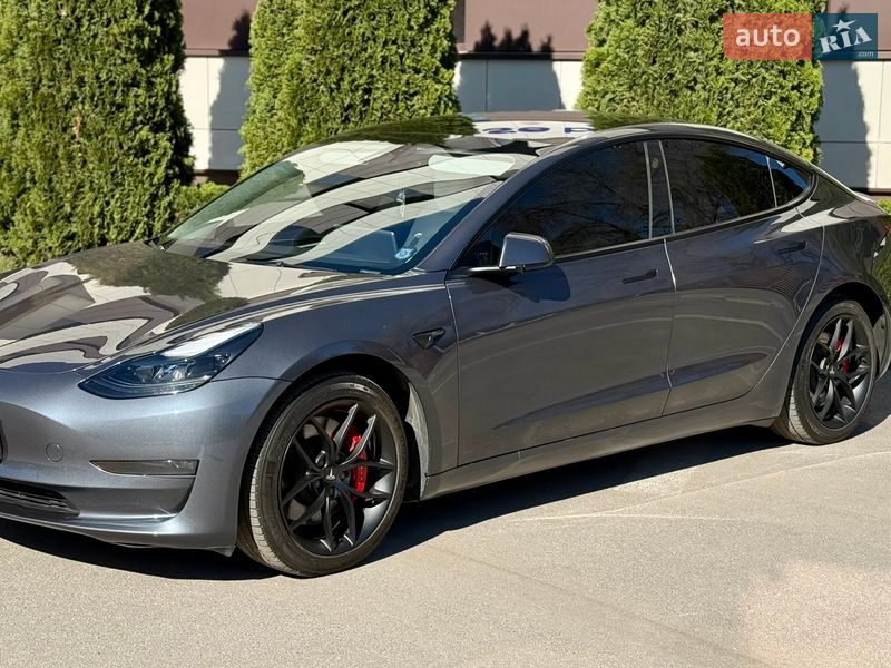 Седан Tesla Model 3 2023 в Дніпрі