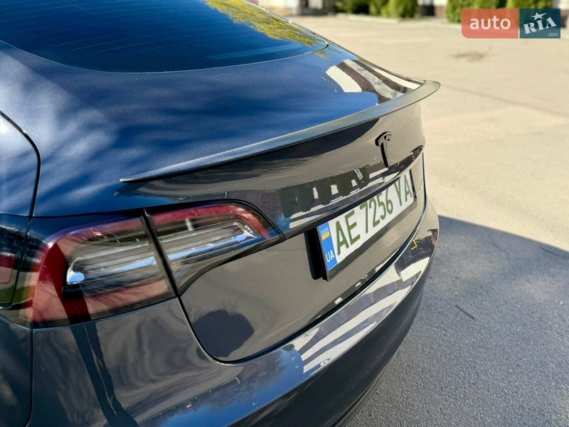 Седан Tesla Model 3 2023 в Дніпрі