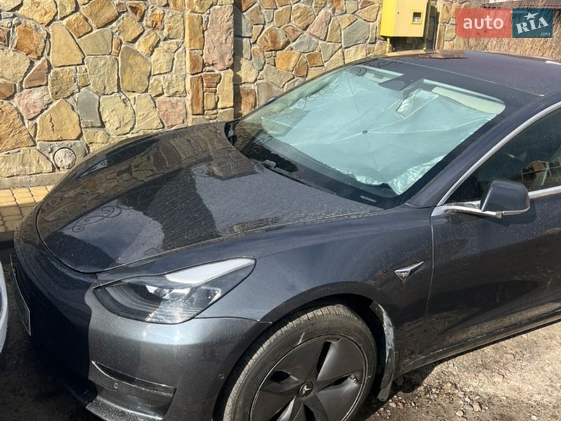 Седан Tesla Model 3 2018 в Львові