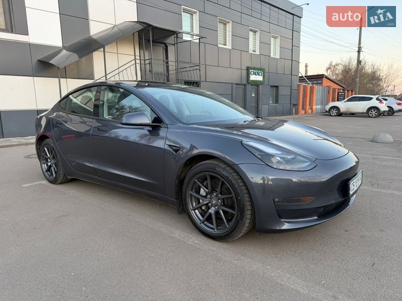 Седан Tesla Model 3 2023 в Киеве
