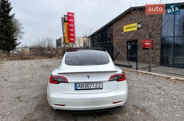 Седан Tesla Model 3 2021 в Виннице