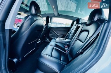 Седан Tesla Model 3 2021 в Виннице