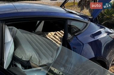 Седан Tesla Model 3 2022 в Киеве