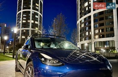 Седан Tesla Model 3 2022 в Киеве