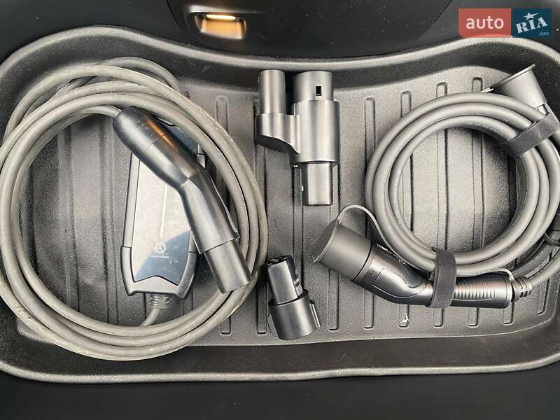Седан Tesla Model 3 2021 в Ирпене