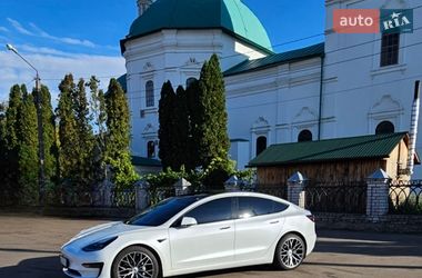 Седан Tesla Model 3 2023 в Глухове