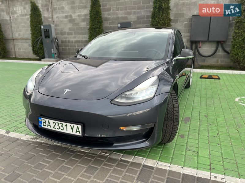 Tesla Model 3 2019