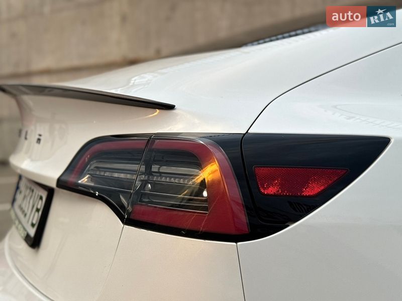 Седан Tesla Model 3 2021 в Одессе