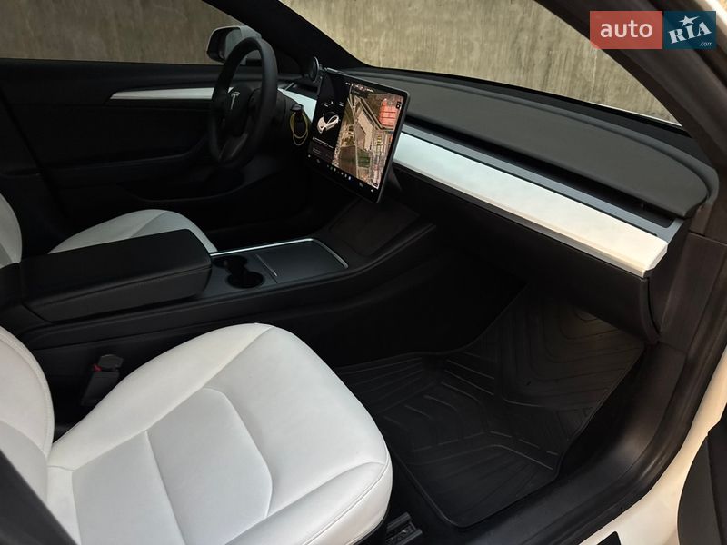 Седан Tesla Model 3 2021 в Одессе