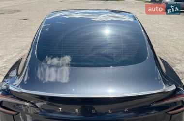 Седан Tesla Model 3 2024 в Валках