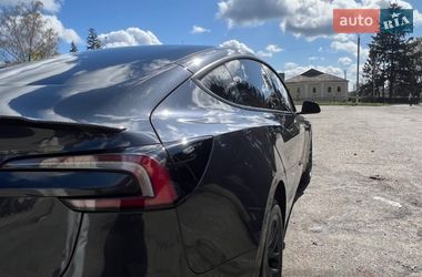 Седан Tesla Model 3 2024 в Валках