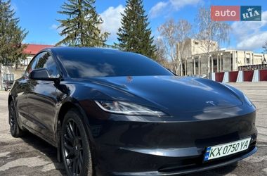 Седан Tesla Model 3 2024 в Валках