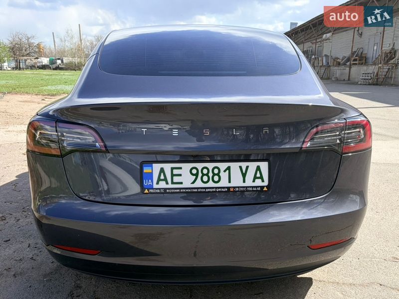 Седан Tesla Model 3 2023 в Днепре