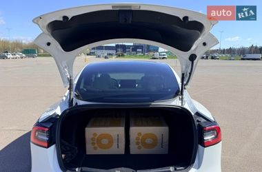 Седан Tesla Model 3 2021 в Львове