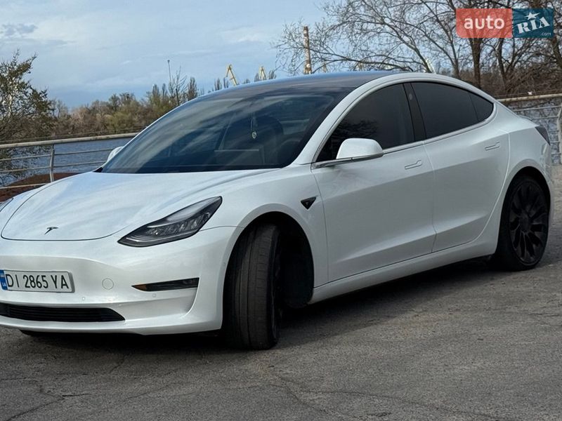 Tesla Model 3 2019