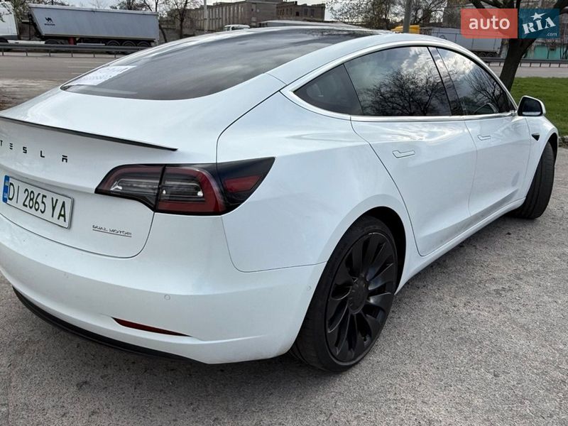 Седан Tesla Model 3 2019 в Днепре