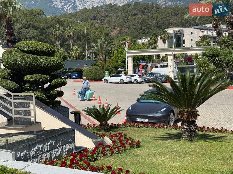 Седан Tesla Model 3 2022 в Кропивницькому фото 6 Седан Tesla Model 3 2022 в Кропивницькому