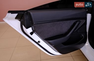 Седан Tesla Model 3 2021 в Одессе