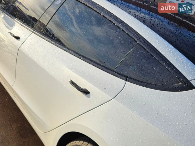 Седан Tesla Model 3 2023 в Глухове