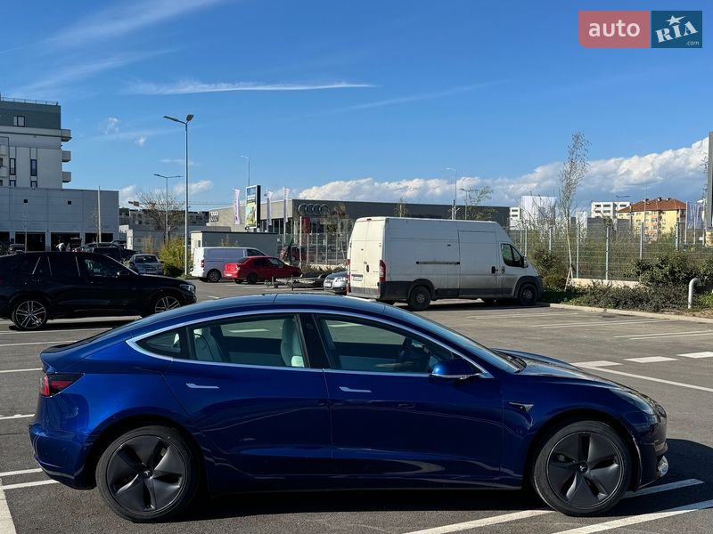 Седан Tesla Model 3 2019 в Одессе