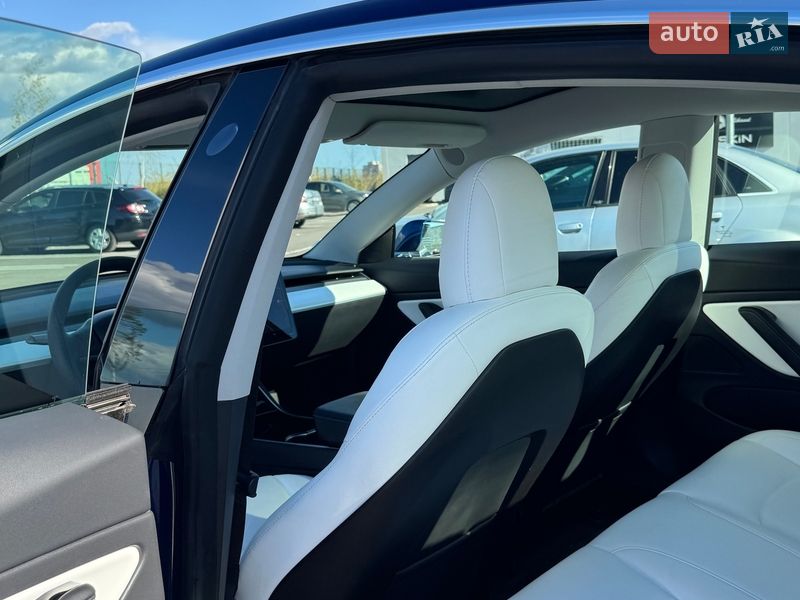 Седан Tesla Model 3 2019 в Одессе