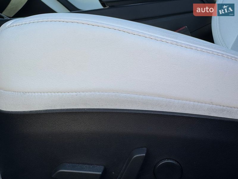 Седан Tesla Model 3 2019 в Одессе
