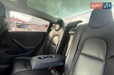 Седан Tesla Model 3 2018 в Ирпене