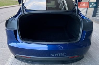 Седан Tesla Model 3 2024 в Киеве