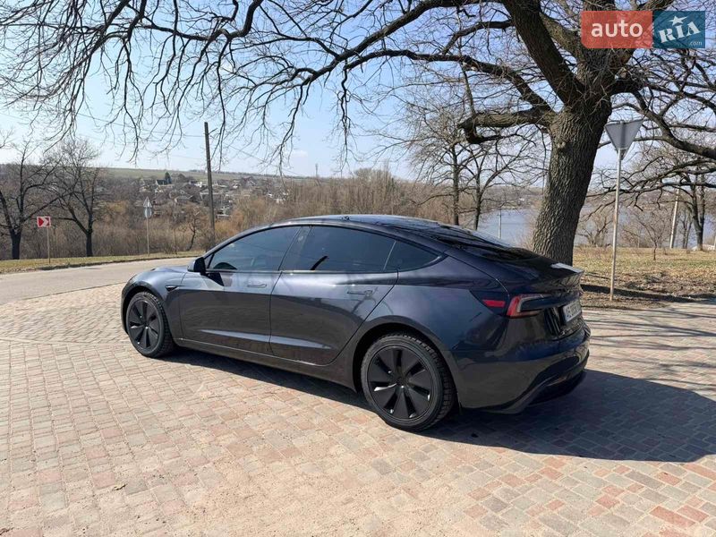 Седан Tesla Model 3 2024 в Кропивницком