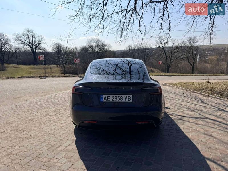 Седан Tesla Model 3 2024 в Кропивницком