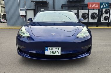 Седан Tesla Model 3 2023 в Ужгороде