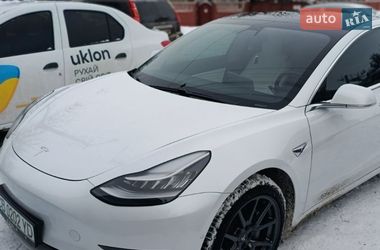 Седан Tesla Model 3 2020 в Чернигове