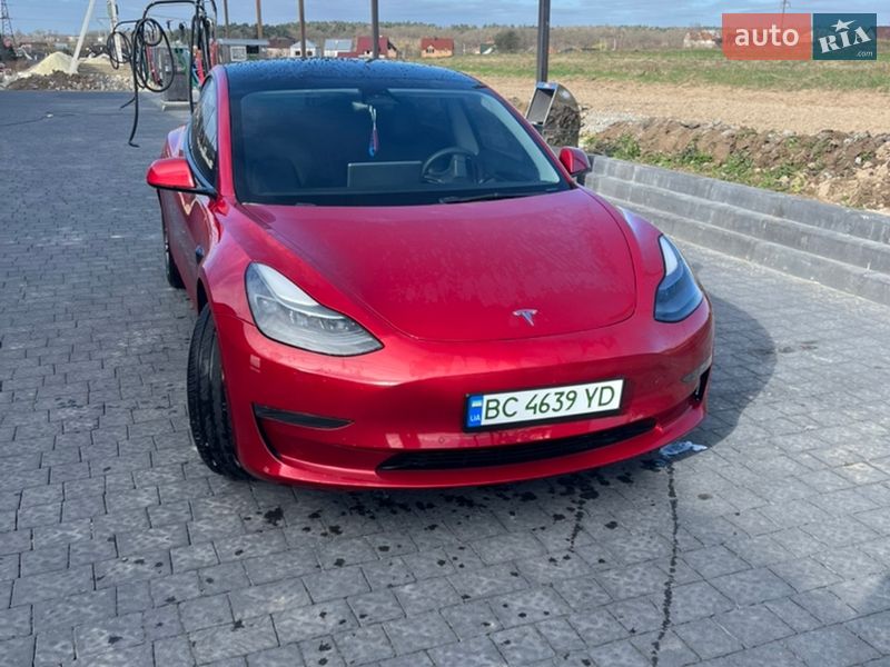 Tesla Model 3 2022