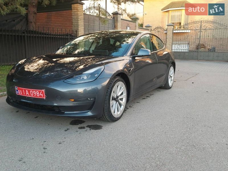 Седан Tesla Model 3 2021 в Луцьку