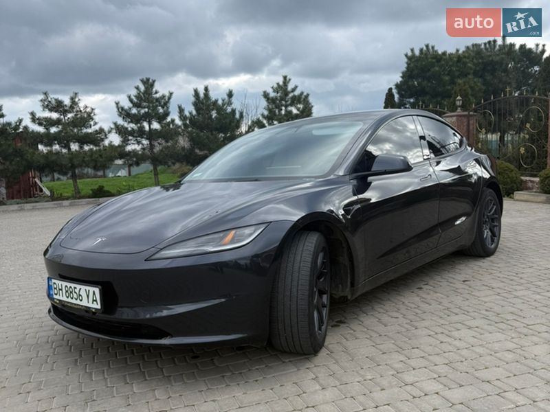 Седан Tesla Model 3 2024 в Одессе