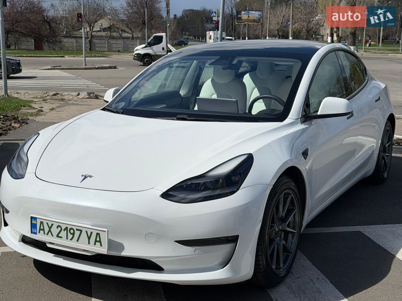 Tesla Model 3 2021