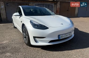 Седан Tesla Model 3 2023 в Києві