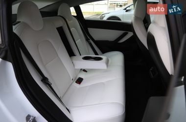 Седан Tesla Model 3 2020 в Киеве