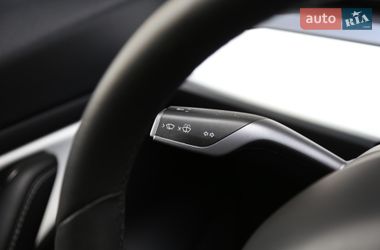 Седан Tesla Model 3 2020 в Киеве